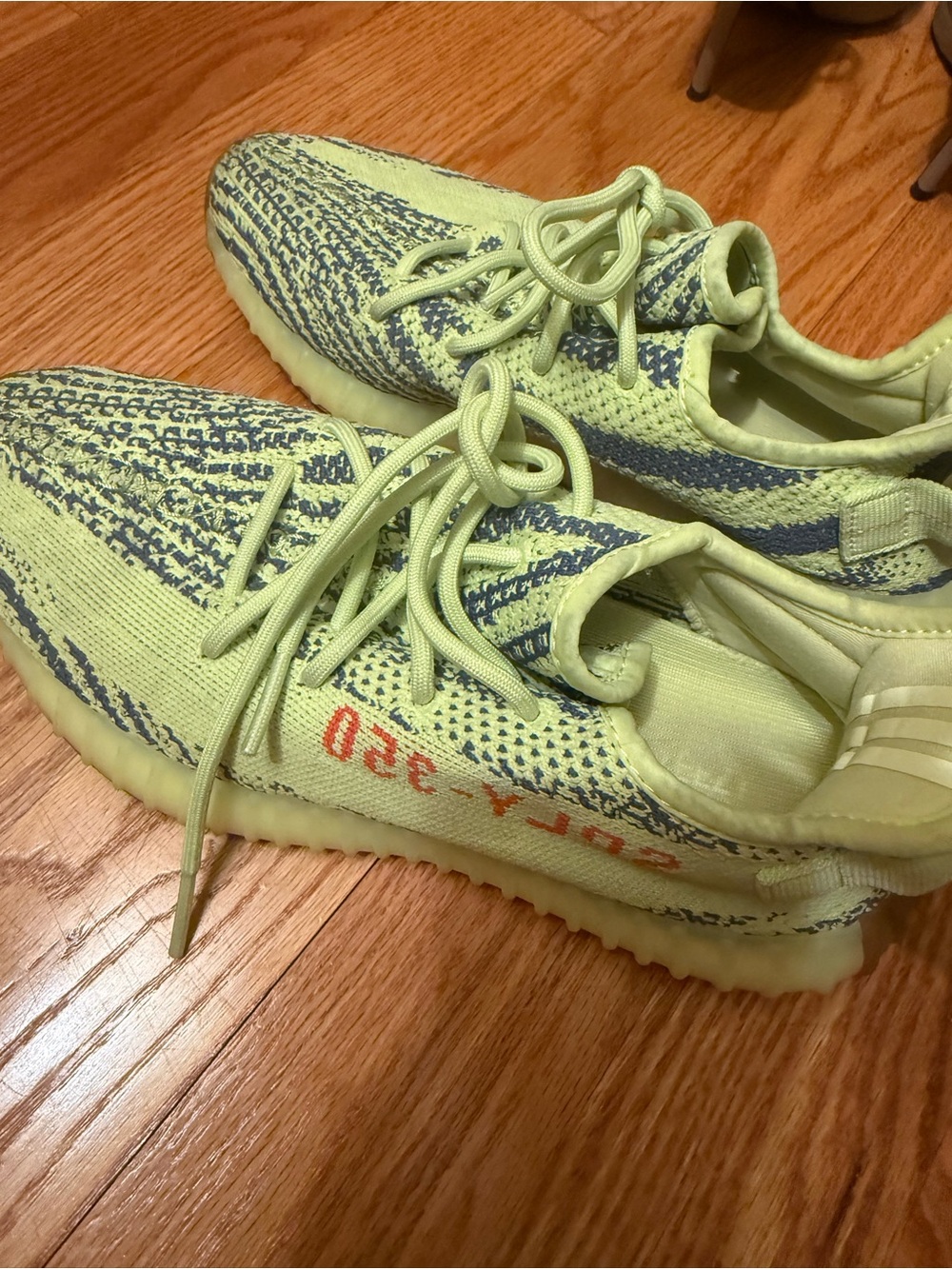 Yeezy Boost - Picture 2 of 6